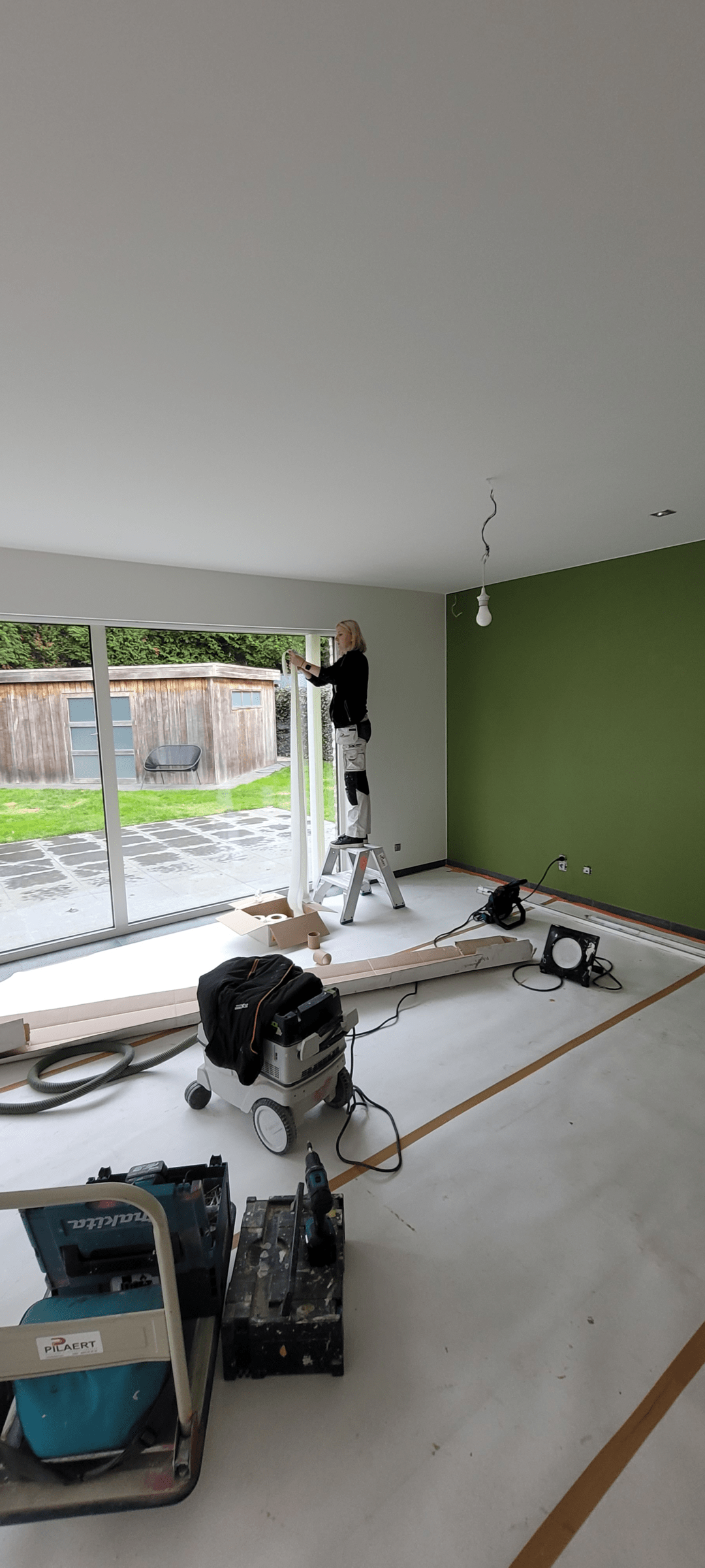 binnenschilderen groene muur afwerking