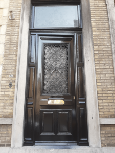 buitenschilderen voordeur zwart glans