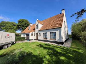 kaleien huis wit na voor en zijgevel