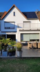 kaleien rijhuis met puntdak achtergevel